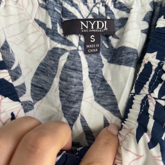 🎉Host Pick🎉 NYDJ Blue And White Ruffled Short Sleeve Off Shoulder Top - Picture 3 of 5